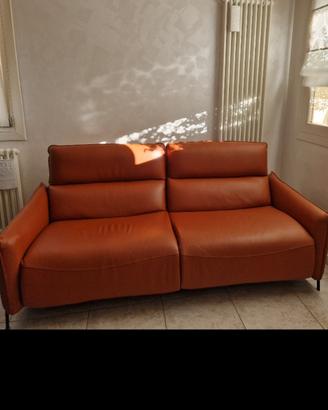 DIVANO IN PELLE 3 POSTI CON 2 RELAX MORORIZZATO 