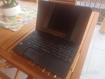PC portatile TOSHIBA SATELLITE C855-16N - 500Gb HD