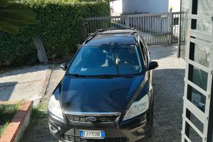 Ford focus s.w. del 2011  k.m.200.000