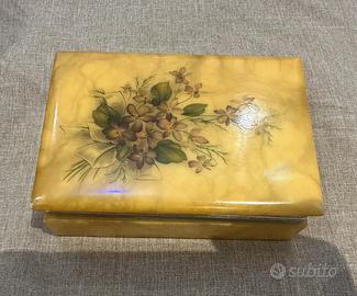 Scatola portagioie/oggetti decorativi vintage