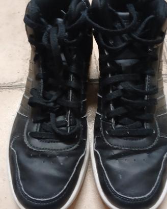 scarpe Adidas nere