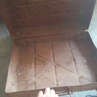 Antiche valigie metalliche