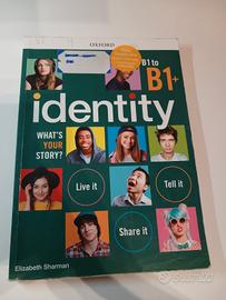 Libro di inglese Identity