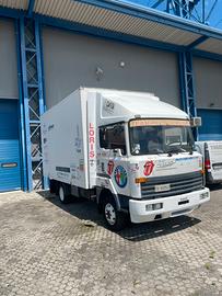 Nissan L35 autocarro leggero