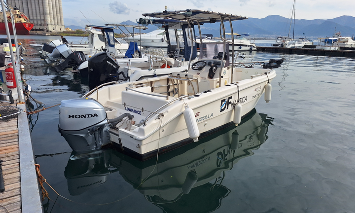 Barca 6 metri con motore honda come nuovo