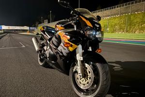 Cbr 900