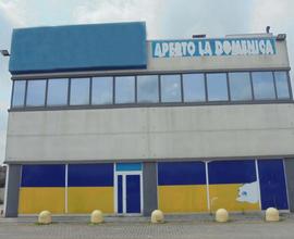 Negozi con aree cortilive esclusive