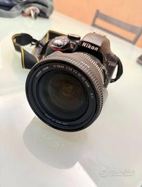 Nikon D3300 con obiettivo Sigma 17-50 mm 2.8