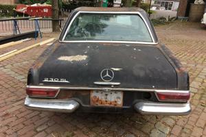 Mercedes-Benz 230 Sl Pagoda