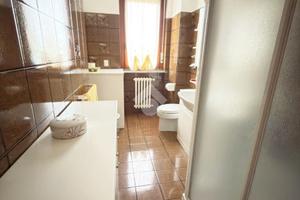 3 LOCALI A PESCHIERA BORROMEO