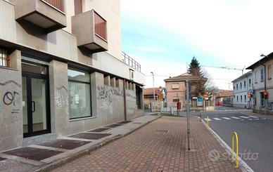 Privato affitta negozio -ufficio