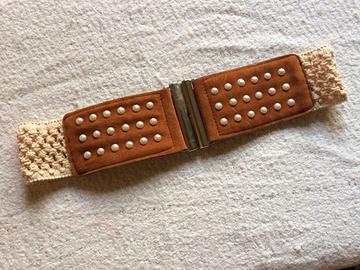 Cintura donna in tessuto. Cm 72, elastica.