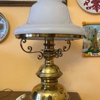 Lampada vintage in ottone