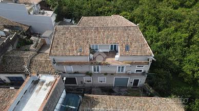 CASA SEMINDIPENDENTE A GIARRE