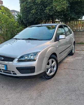Ford Focus 1,6 90 CV