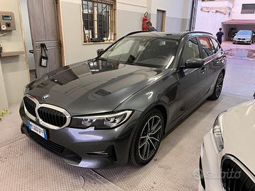 BMW 318 Grigio minerale