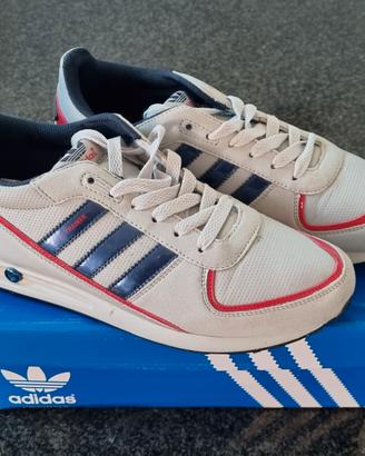 Scarpe Adidas modello L.A. Trainer