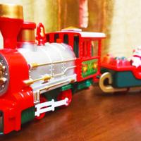 trenino Natale bambini albero