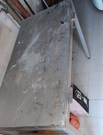 Tavolo da lavoro per garage