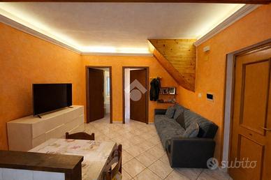 2 LOCALI A VASANELLO