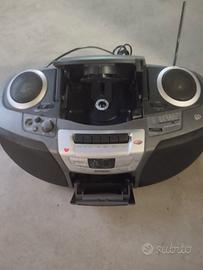 Radio portatile CD e musicassette 