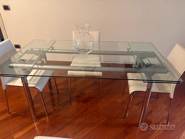 Tavolo in vetro temperato
