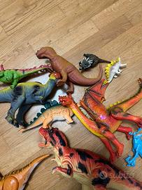 Set 11 Dinosauri in gomma/plastica morbida e rigid
