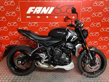 TRIUMPH Trident 660 -