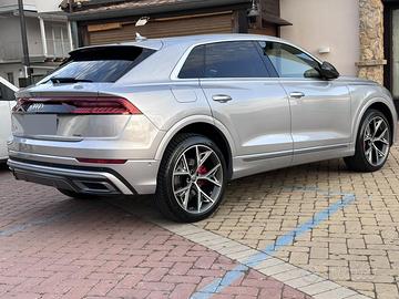 AUDI Q8 FULL