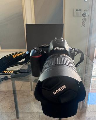 Nikon D5600 completa di 4 Obiettivi - Come Nuova