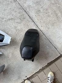 Sella e sottosella F12 biposto