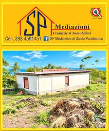 Ampio terreno pianeggiante con fabbricato