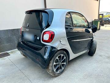 Smart ForTwo 1.0 Benz. Aut. 70CV - 2016 Incidentat