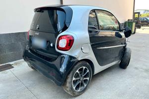 Smart ForTwo 1.0 Benz. Aut. 70CV - 2016 Incidentat