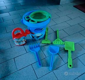 set palette, rastrelli, secchiello e annaffiatoio 