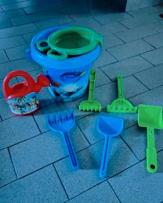 set palette, rastrelli, secchiello e annaffiatoio 