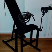 sedia o panca stile bondage