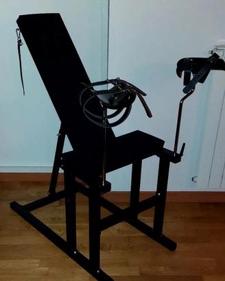 sedia o panca stile bondage