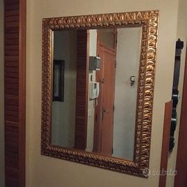 cornice con specchio