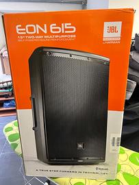 Coppia casse amplificate EON 615 con piantane