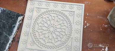 Decorazioni in gesso, cornici e design pannelli