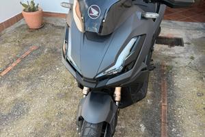 Honda adv 350