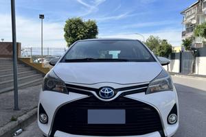 toyota yaris 2015 1.5 hybrida