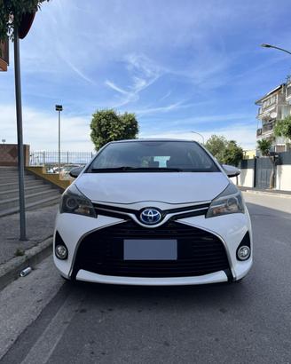toyota yaris 2015 1.5 hybrida
