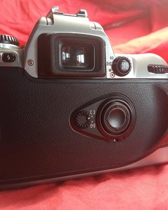 NIKON F 80