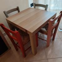 Tavolo con 4 sedioline in legno bambini