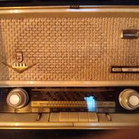 Radio antica marca Grundig