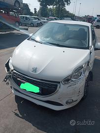 Peugeot 208 del 2015 per ricambi