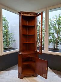 Vetrina angolare, stile inglese