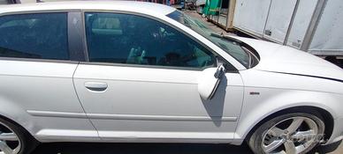 AUDI A3 PORTA ANTERIORE SX/DX